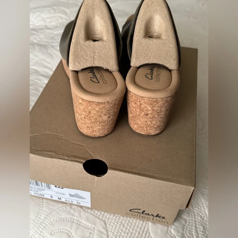 Clarks Collection Giselle Orchid Women's Olive Wedge Sandals Size 9 like new - Picture 5 of 8
